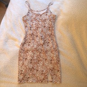 Stylish sun dress for the ladies this summer